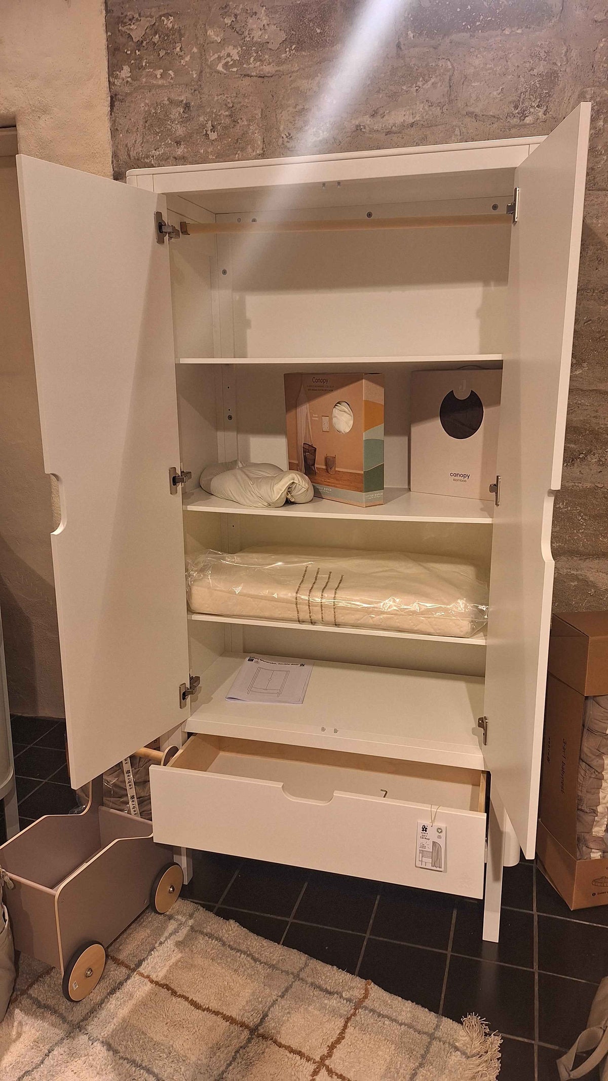 Kleiderschrank