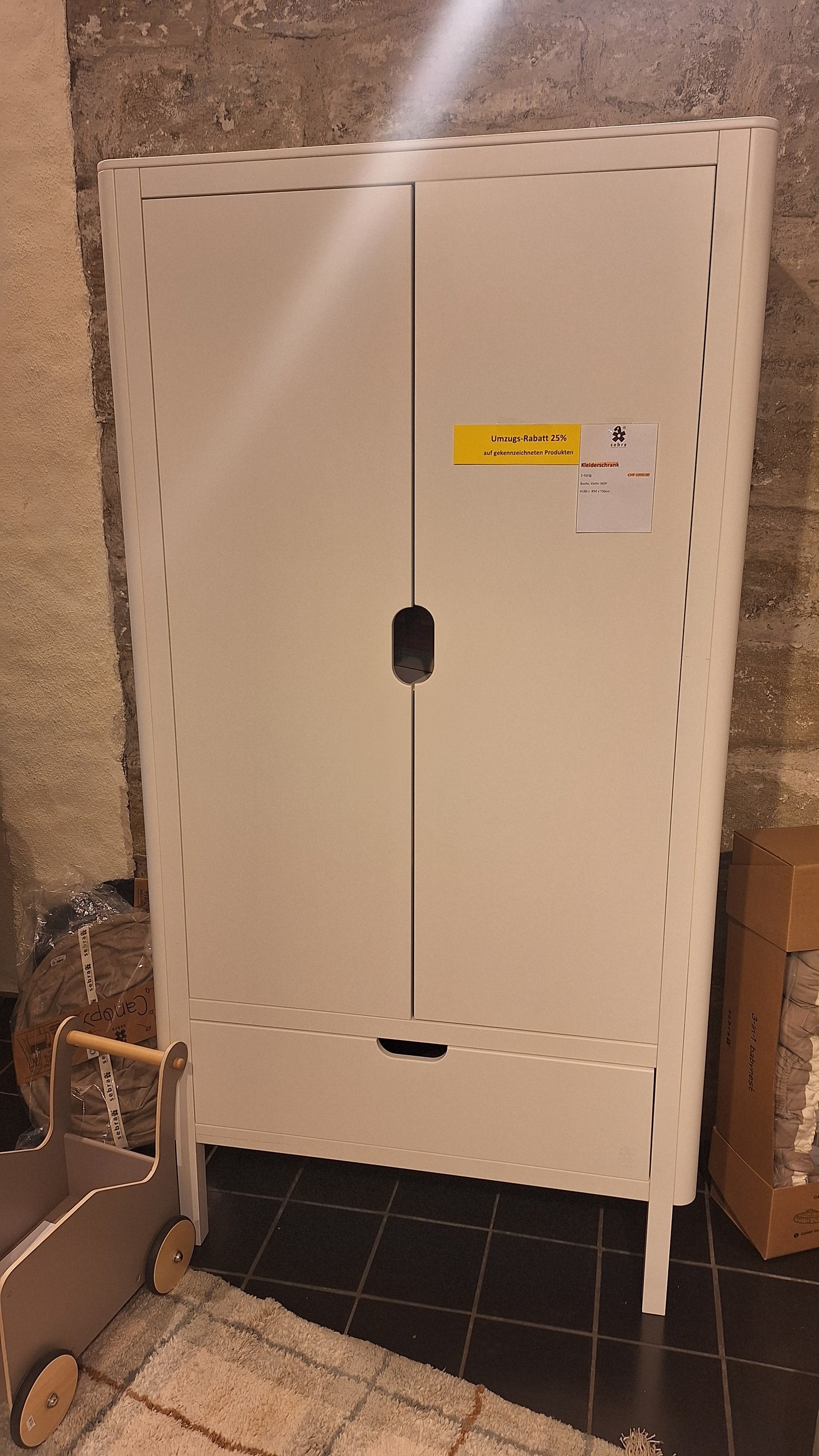 Kleiderschrank
