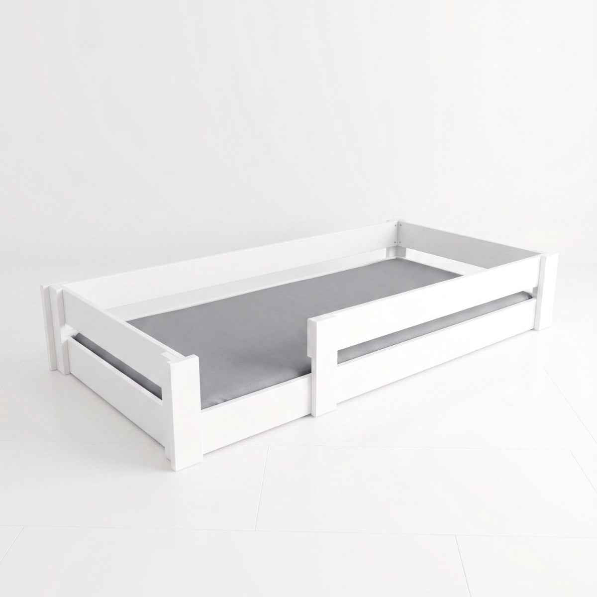 DESTYLE Montessori-Bett mit Sicherheitsbarriere 90 x 200 cm