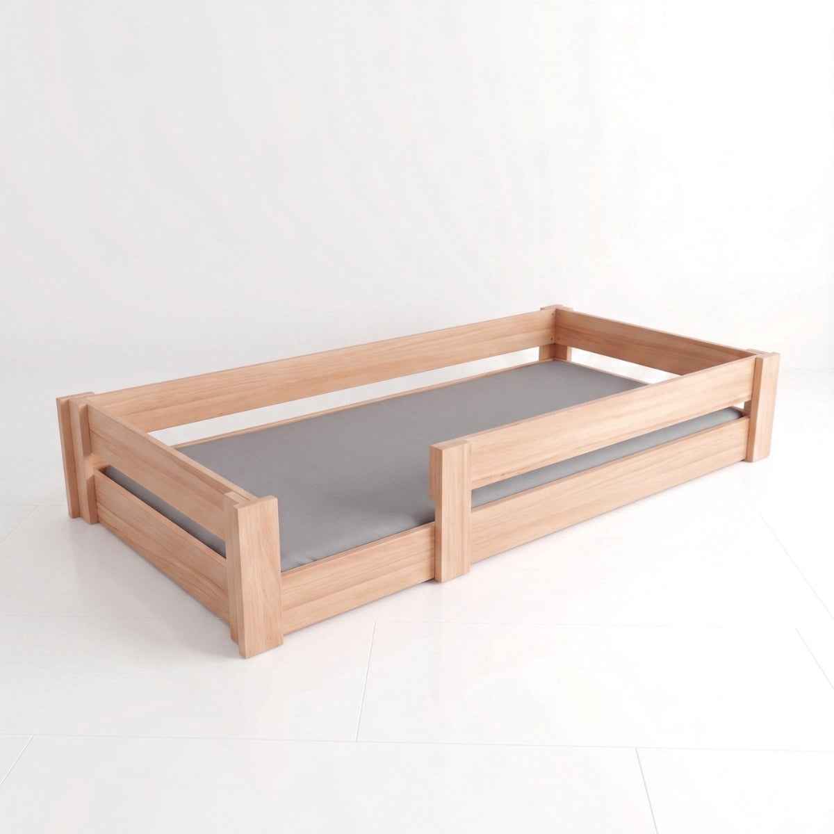 DESTYLE Montessori-Bett mit Sicherheitsbarriere 90 x 200 cm